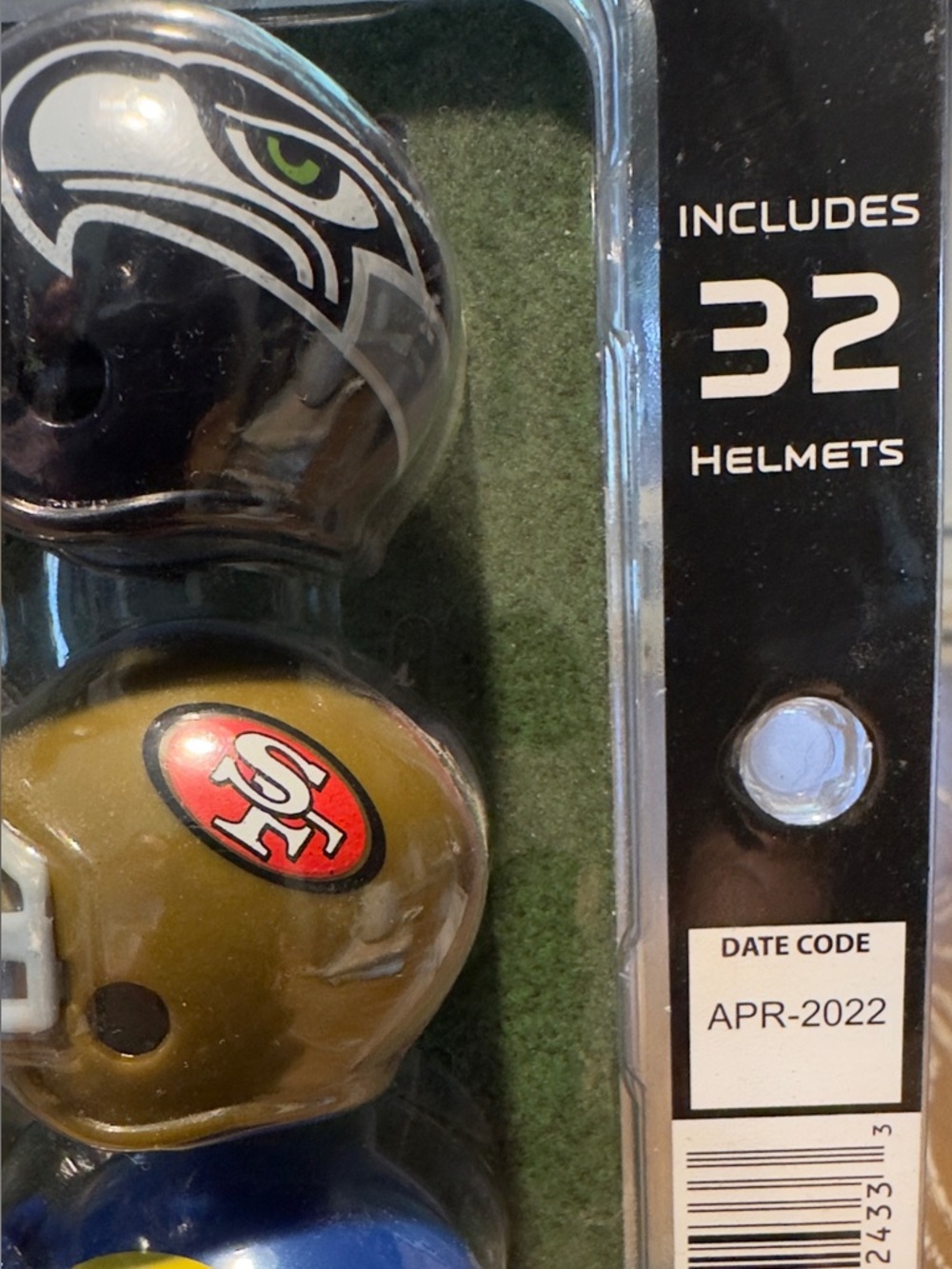 2022 Riddell NFL Football Helmet Tracker - 32 Teams Incl. Display Board - Picture 4 of 4